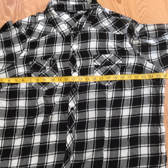 Torrid 3X black white plaid button up long sleeve top. - Picture 5 of 7